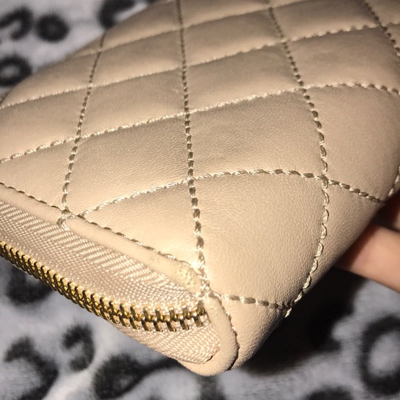 Michael Kors Quilted Wallet - Picture 7 of 8
